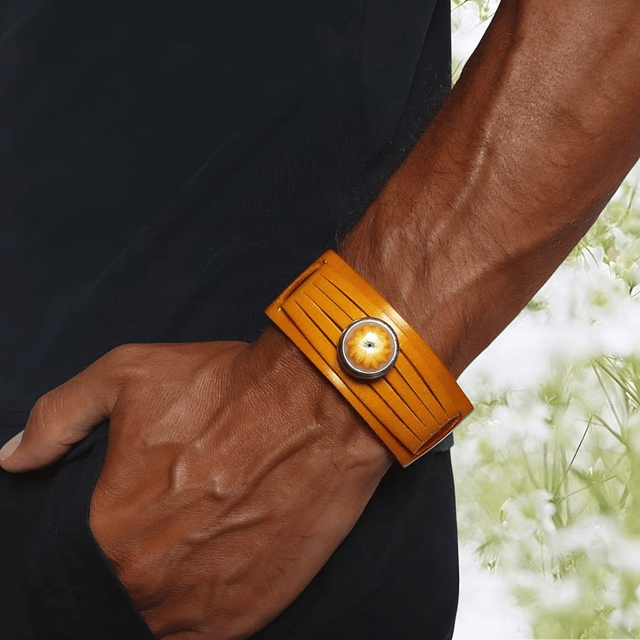 Bracelet large homme cuir ocre marguerite jaune