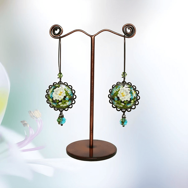 Boucles d'oreilles pendantes fleurs blanches