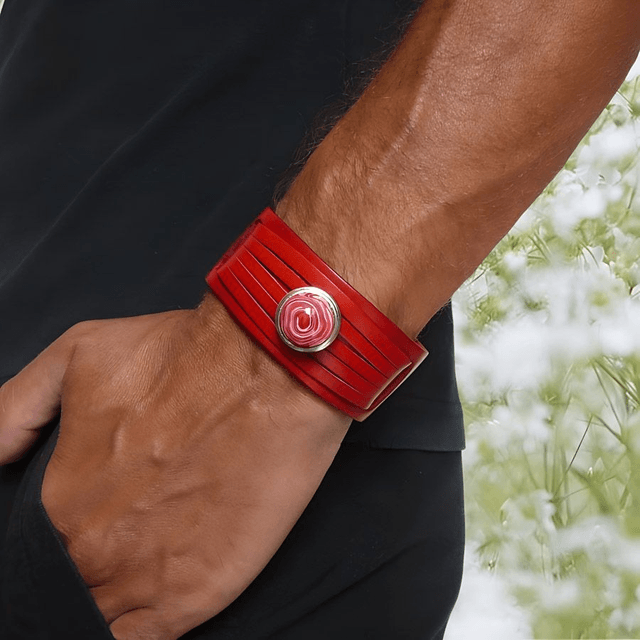 Bracelet large homme cuir rouge marguerite rouge
