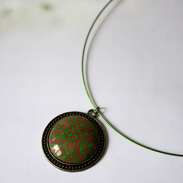 Collier ras de cou rétro rond vert rose