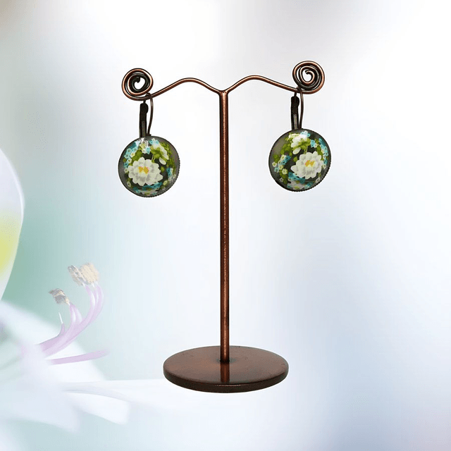 Boucles d'oreilles dormeuses fleur blanche