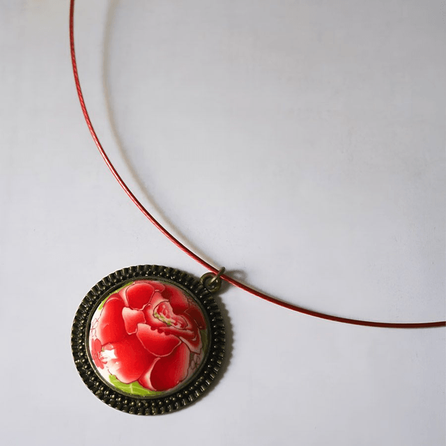 Collier ras de cou rétro rond rose rouge