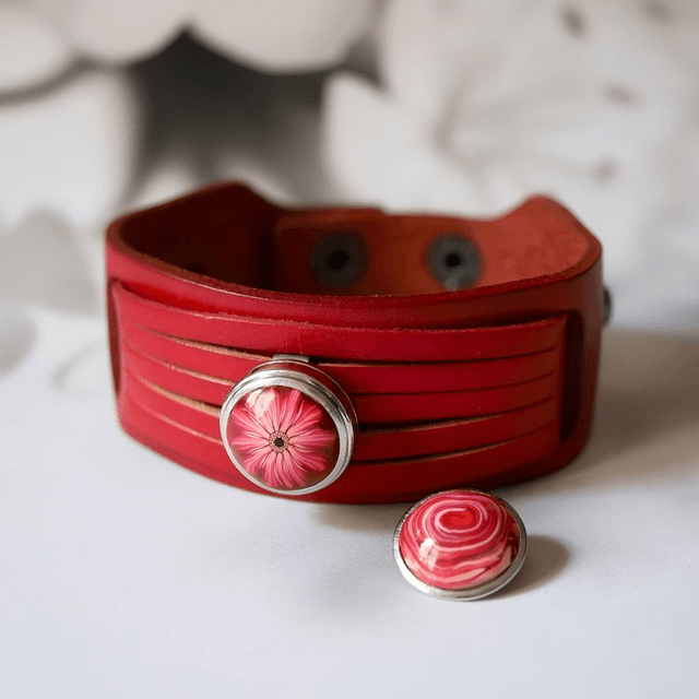 Bracelet large homme cuir rouge marguerite rouge