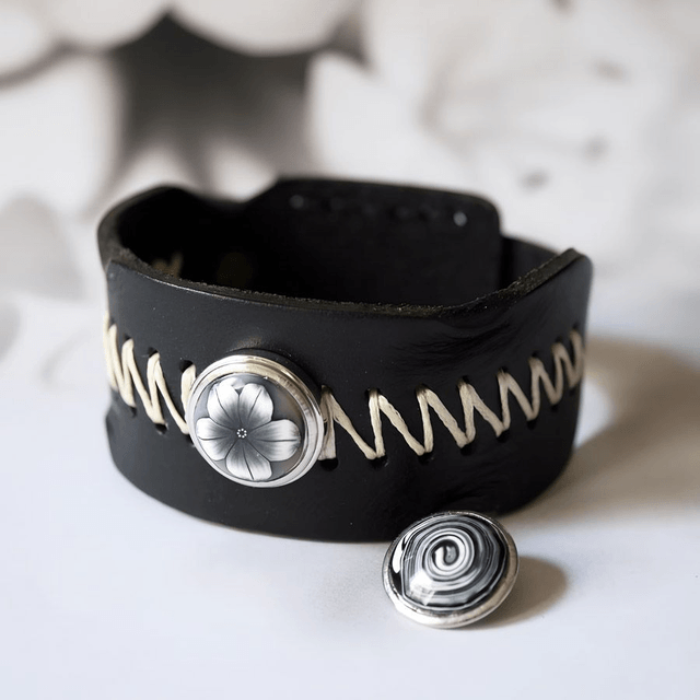 Bracelet large homme cuir noir fleur