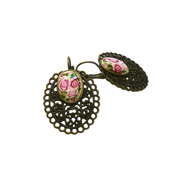 Boucles d&#039;oreilles dormeuses ovales trois roses